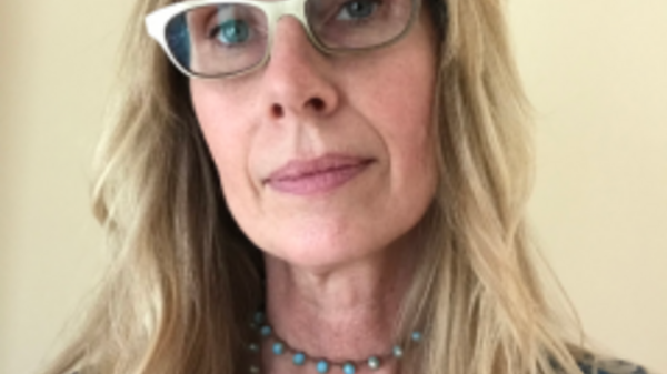 liz allen headshot